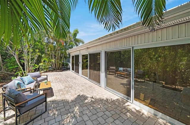 578 SPANISH DRIVE S, Longboat Key, FL 34228