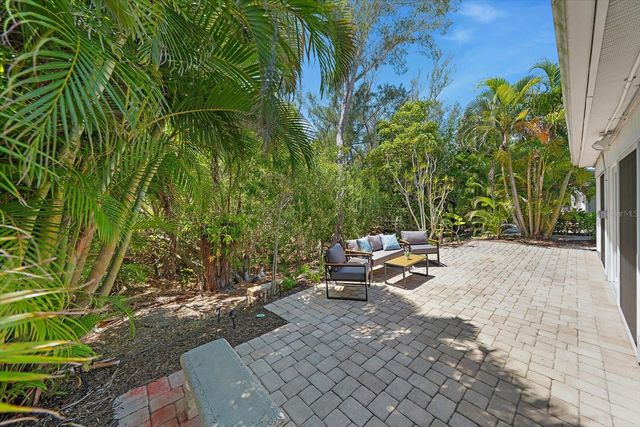 578 SPANISH DRIVE S, Longboat Key, FL 34228