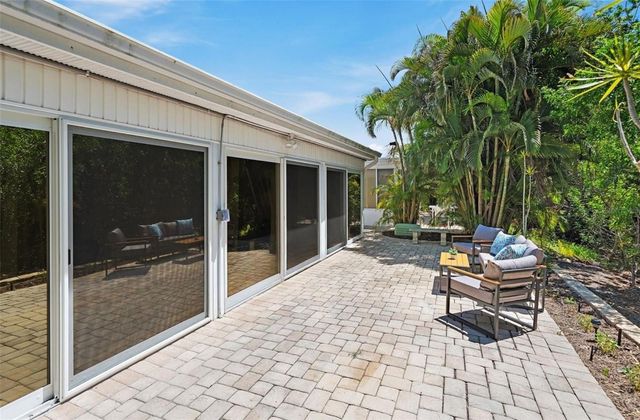 578 SPANISH DRIVE S, Longboat Key, FL 34228