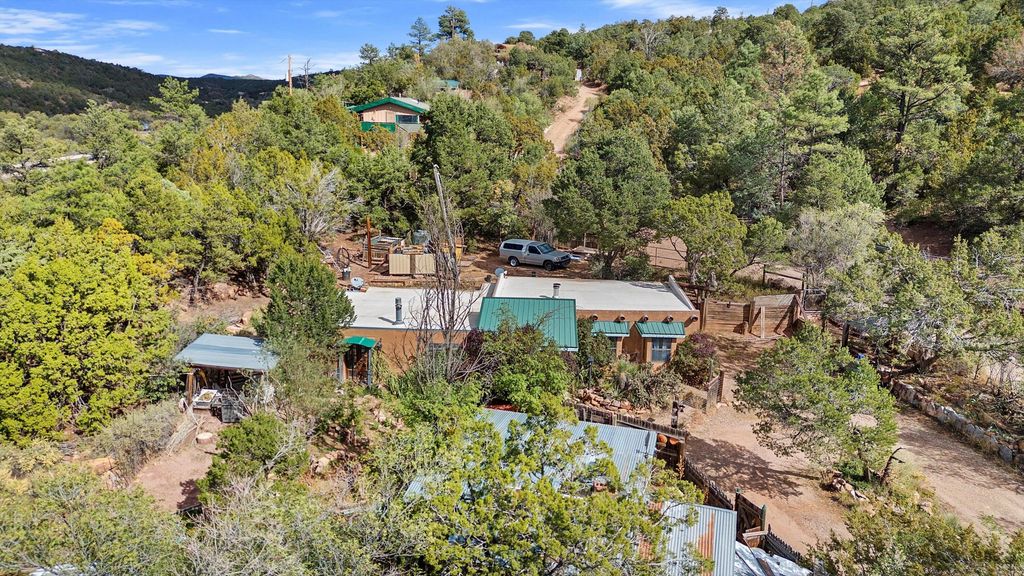 1 GRAVEL GULCH Road, Tijeras, NM 87059