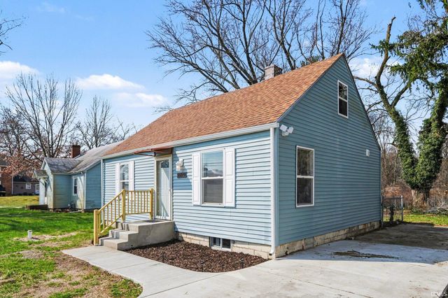 55849 Mayflower Road, South Bend, IN 46619