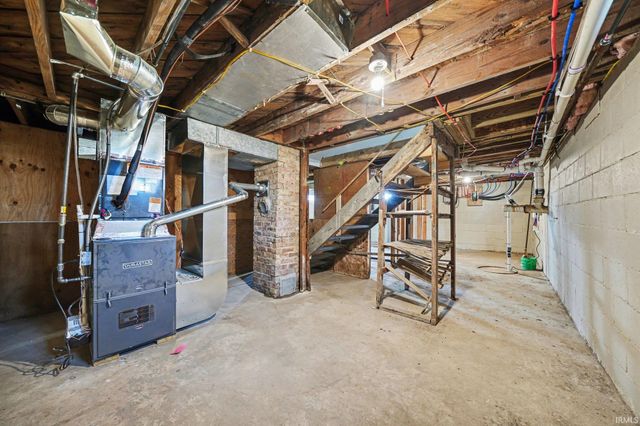 55849 Mayflower Road, South Bend, IN 46619