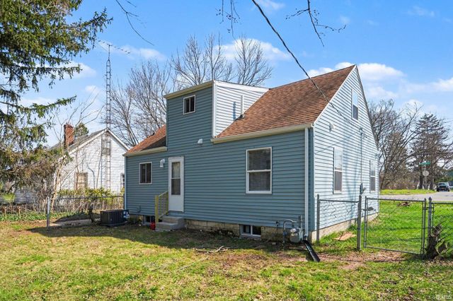 55849 Mayflower Road, South Bend, IN 46619