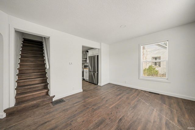 55849 Mayflower Road, South Bend, IN 46619