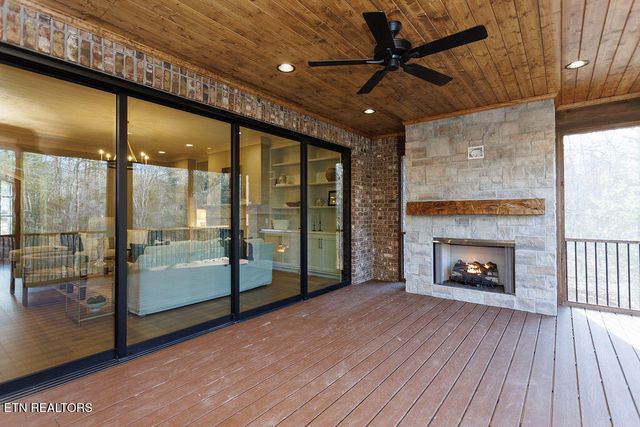 135 Hedgewood Point, Crossville, TN 38558