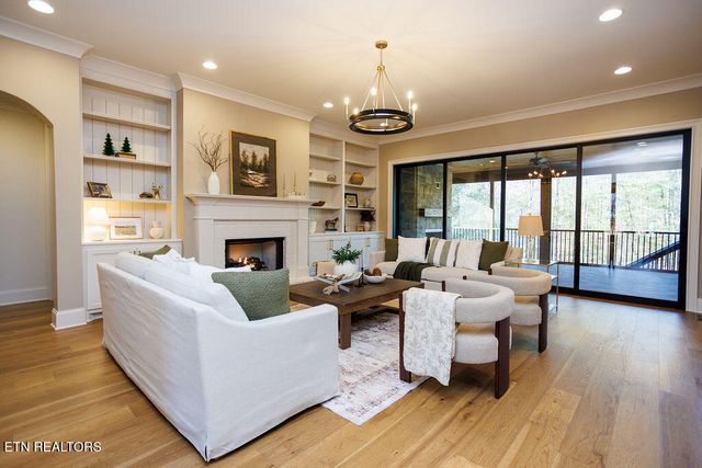 135 Hedgewood Point, Crossville, TN 38558