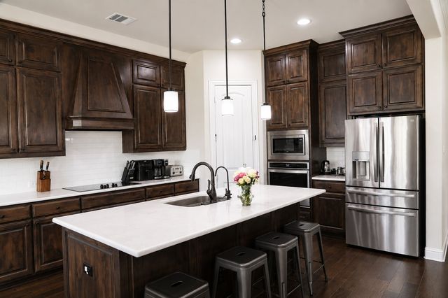 279 Paluxy Street, Burleson, TX 76028