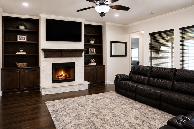 279 Paluxy Street, Burleson, TX 76028
