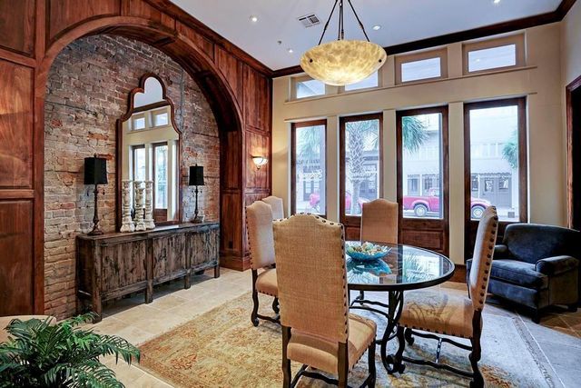 2207 Post Office Street 202, Galveston, TX 77550