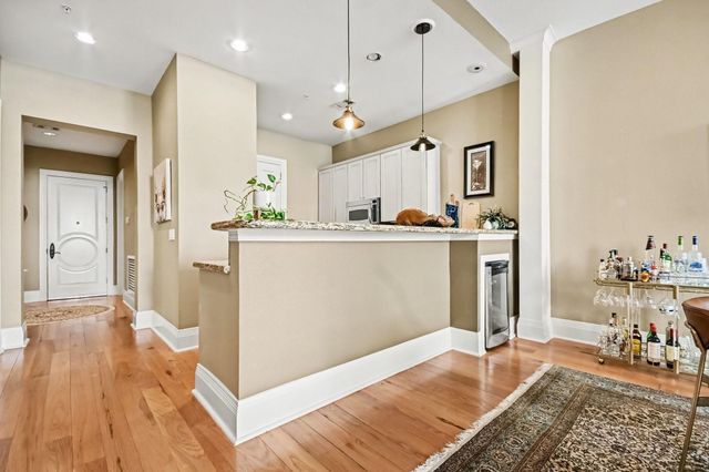 2207 Post Office Street 202, Galveston, TX 77550