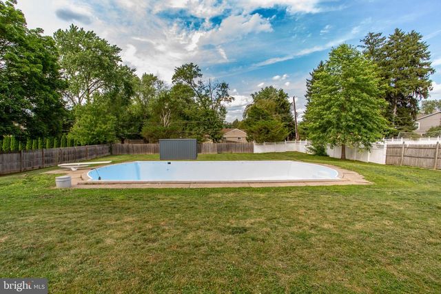 123 HOLLY RD, Southampton, PA 18966