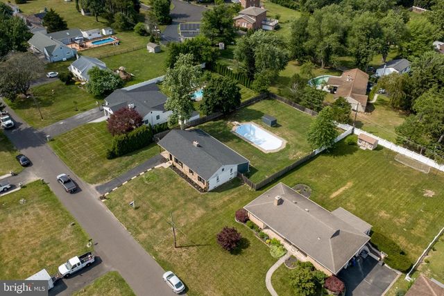 123 HOLLY RD, Southampton, PA 18966