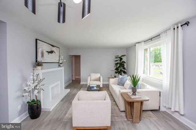 123 HOLLY RD, Southampton, PA 18966