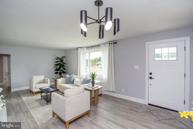 123 HOLLY RD, Southampton, PA 18966