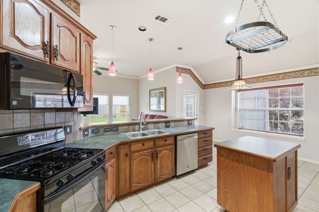 1210 Andromeda Way, Arlington, TX 76013