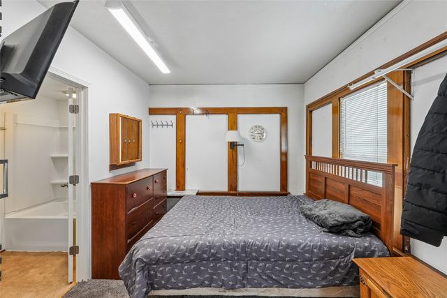 1607 E Walnut Street, Des Moines, IA 50316