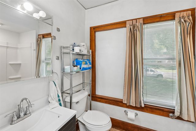 1607 E Walnut Street, Des Moines, IA 50316