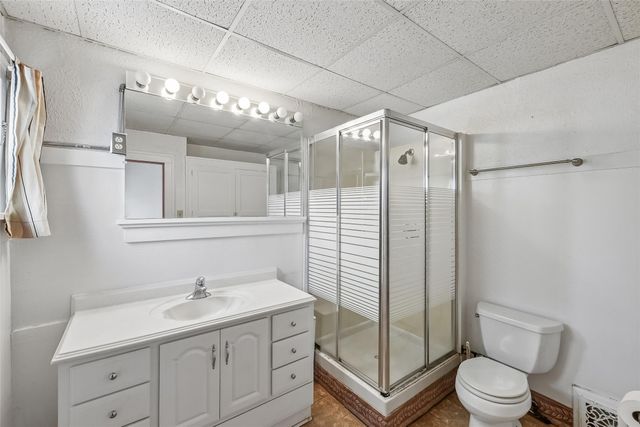 1607 E Walnut Street, Des Moines, IA 50316