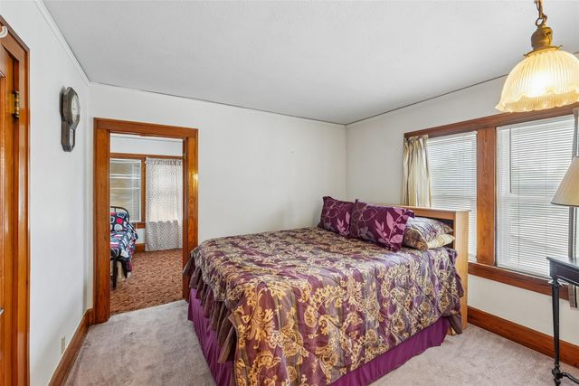 1607 E Walnut Street, Des Moines, IA 50316