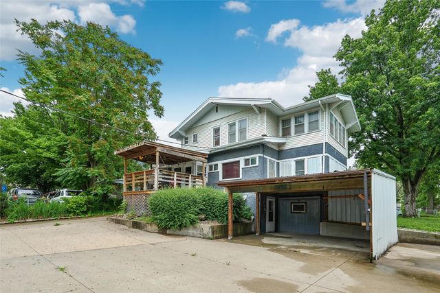 1607 E Walnut Street, Des Moines, IA 50316