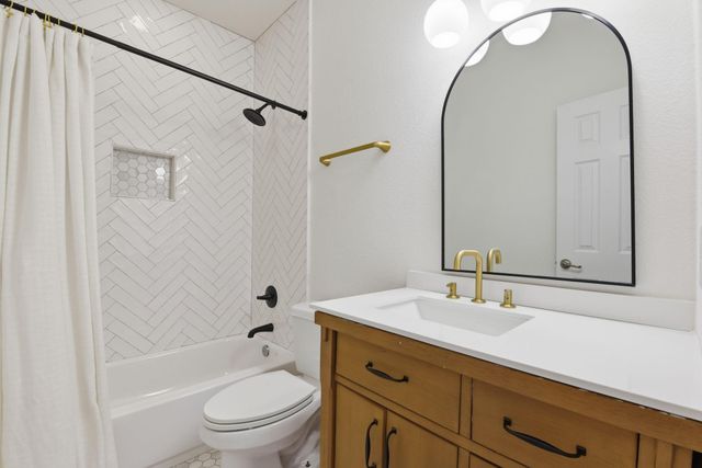 16023 Powder Springs Lane, Houston, TX 77070