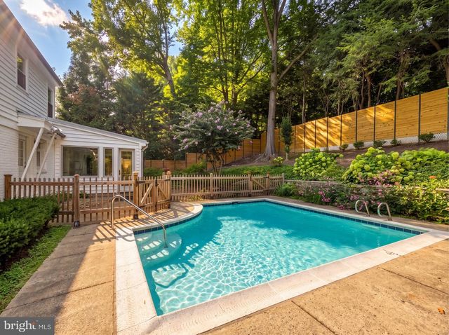 5108 MACOMB ST NW, Washington, DC 20016