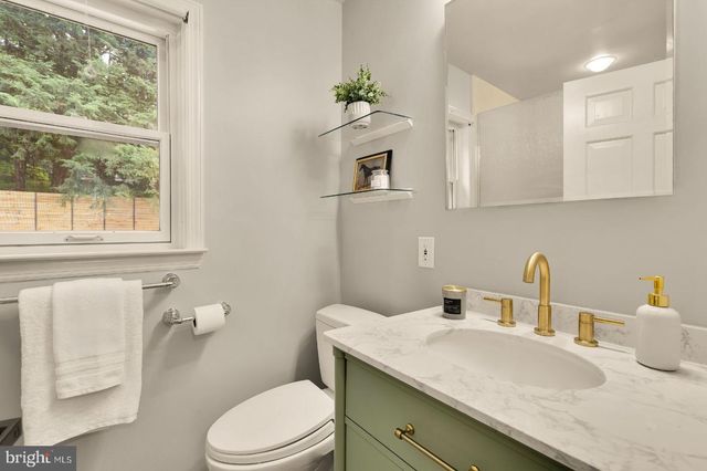5108 MACOMB ST NW, Washington, DC 20016