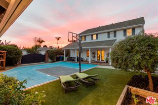 8426 Flight Avenue, Los Angeles, CA 90045