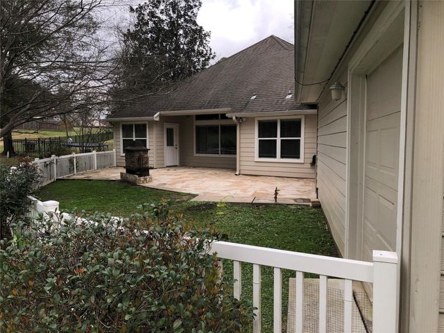 126 Coral Court, Willis, TX 77304