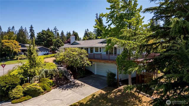 179 Hurricane Ridge Drive, Sequim, WA 98382