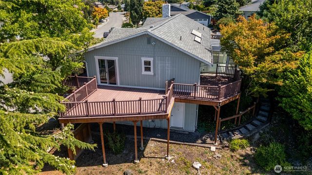 179 Hurricane Ridge Drive, Sequim, WA 98382