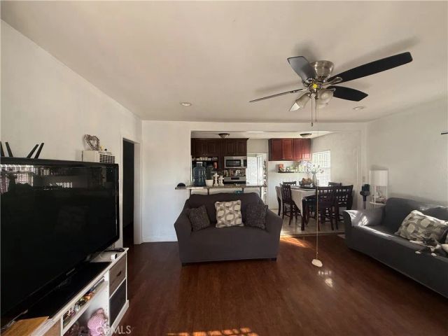 512 S Willowbrook, Compton, CA 90220