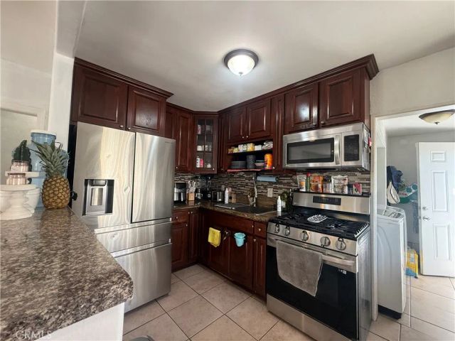 512 S Willowbrook, Compton, CA 90220