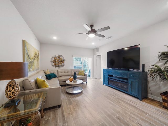 6804 Westview Drive 2201, Houston, TX 77055