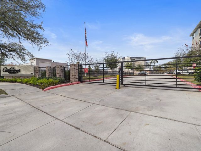 6804 Westview Drive 2201, Houston, TX 77055