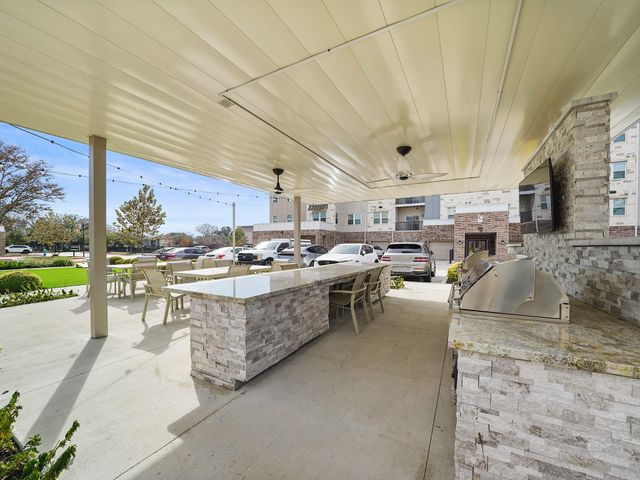 6804 Westview Drive 2201, Houston, TX 77055