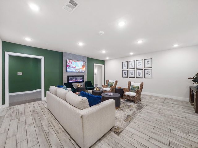 6804 Westview Drive 2201, Houston, TX 77055