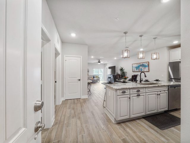 6804 Westview Drive 2201, Houston, TX 77055