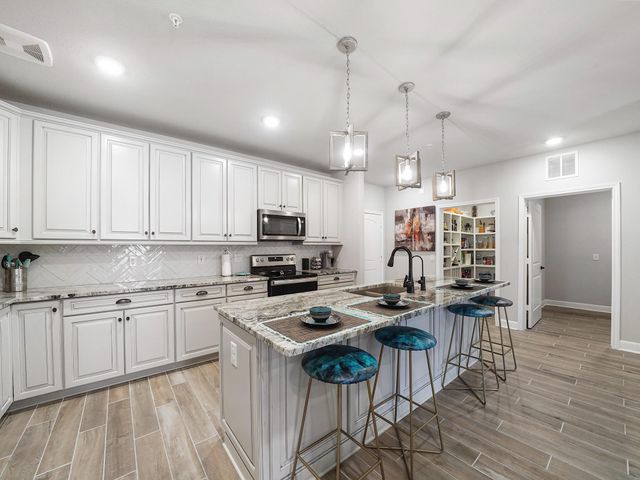 6804 Westview Drive 2201, Houston, TX 77055