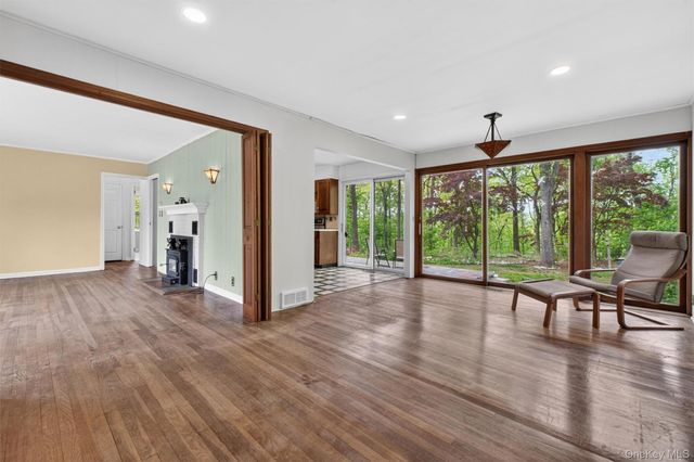 20 Cricket Lane, Mahopac, NY 10541