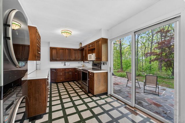 20 Cricket Lane, Mahopac, NY 10541