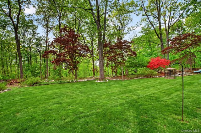20 Cricket Lane, Mahopac, NY 10541
