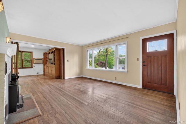 20 Cricket Lane, Mahopac, NY 10541