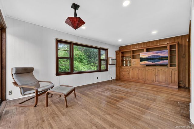 20 Cricket Lane, Mahopac, NY 10541