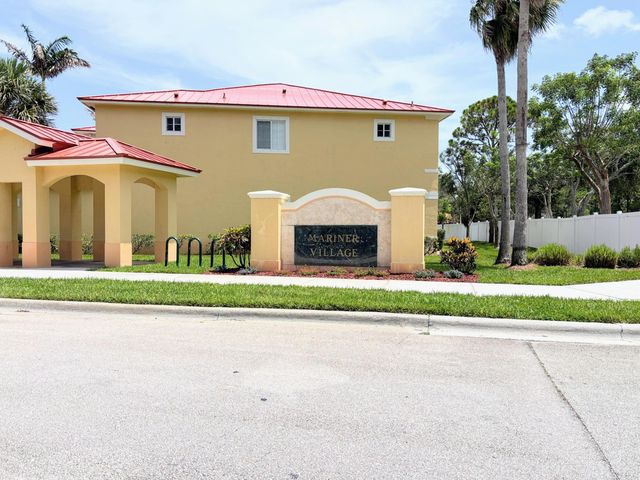 5088 SE Mariner Garden Circle, Stuart, FL 34997