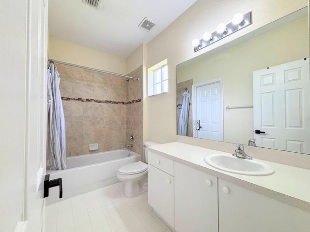 5088 SE Mariner Garden Circle, Stuart, FL 34997