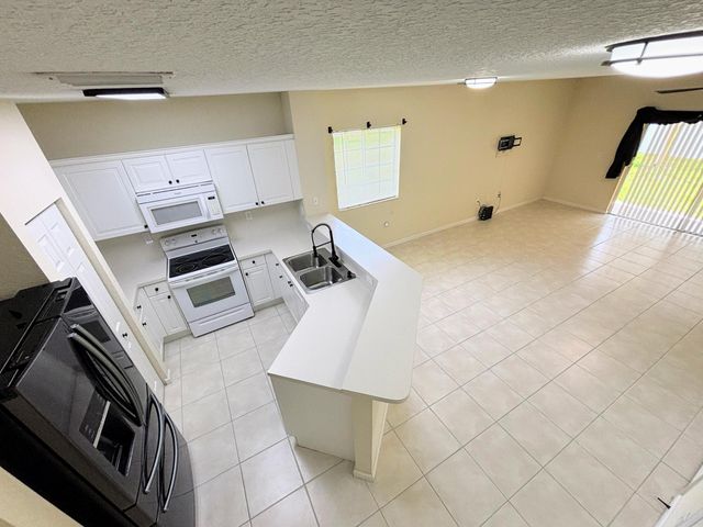 5088 SE Mariner Garden Circle, Stuart, FL 34997