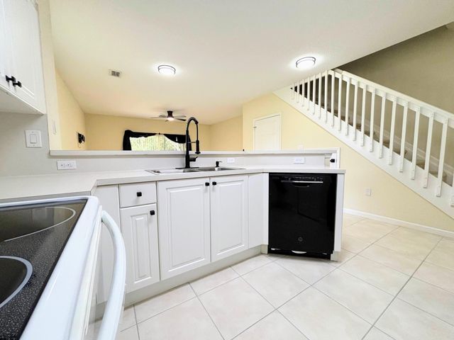5088 SE Mariner Garden Circle, Stuart, FL 34997