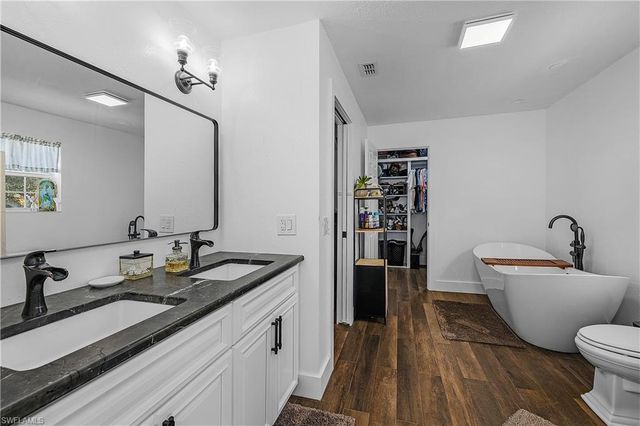 2551 Tamarind ST, St. James City, FL 33956