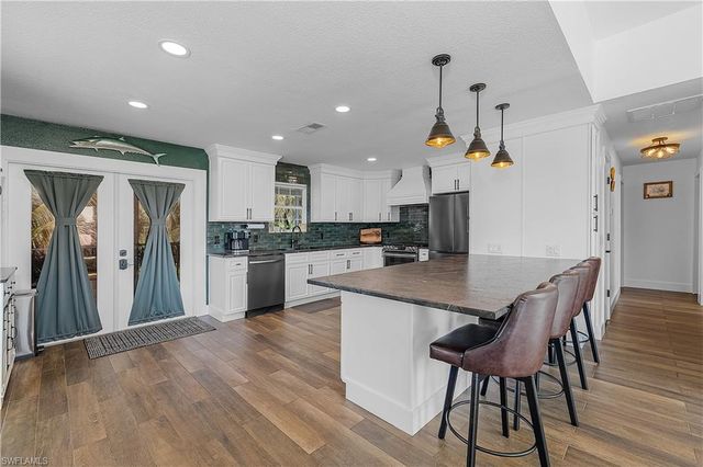 2551 Tamarind ST, St. James City, FL 33956